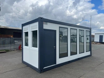 Mobiel kantoor met panoramische ramen