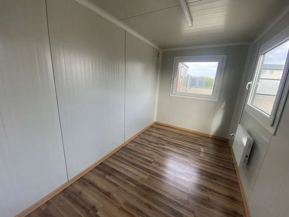 Gebruiksklare kantoorcontainer van 4x2,20 m