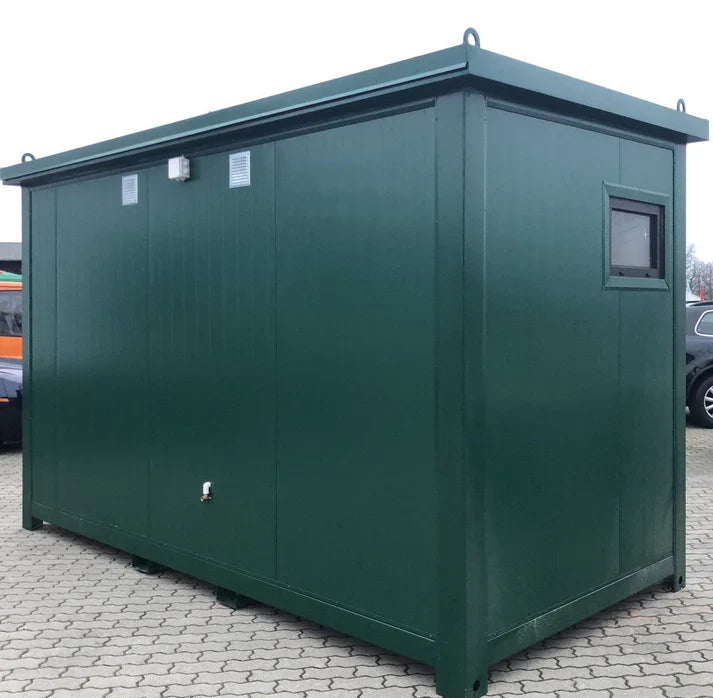 Toiletcabine voor twee personen, 4x2 meter, met douche.