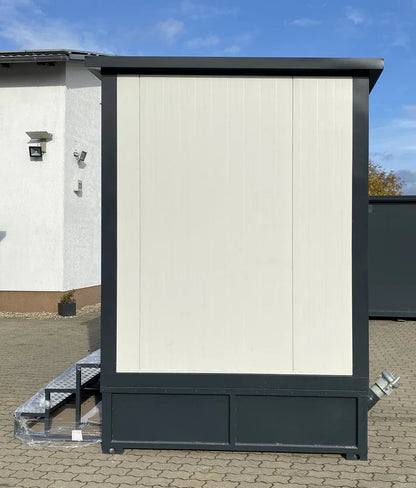 Toiletcabine voor twee personen, 3x2 meter, met afvalwatertank.