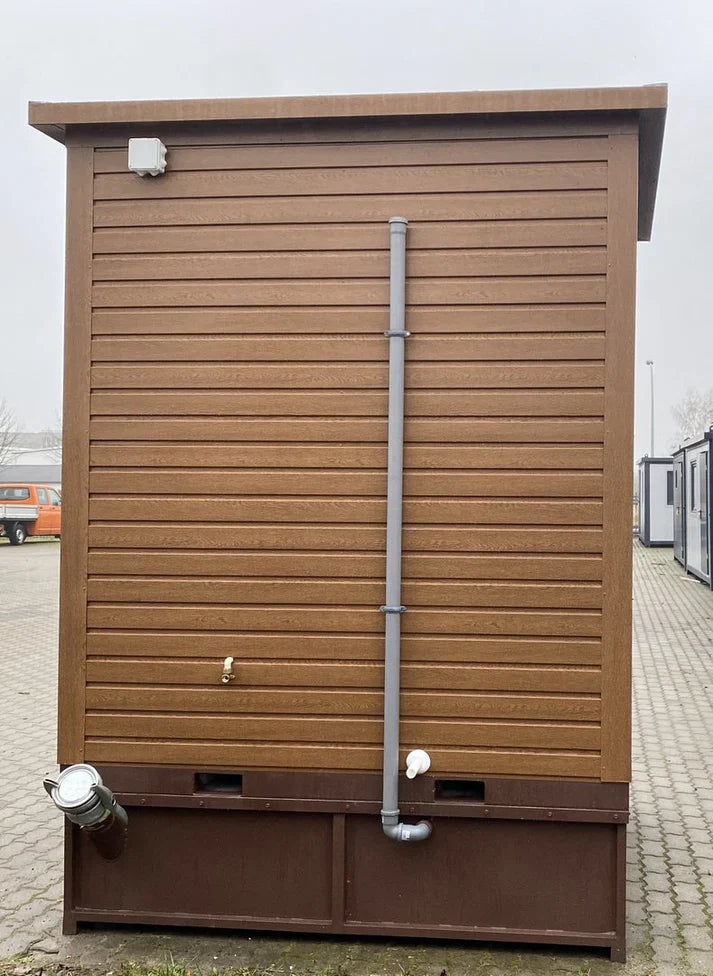 Sanitaire container in houten design met afvalbak