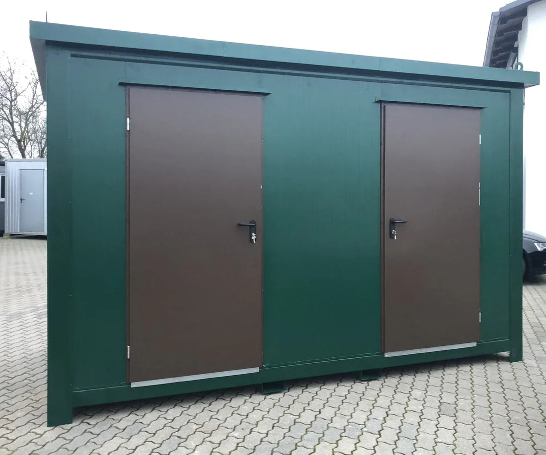 Toiletcabine voor twee personen, 4x2 meter, met douche.
